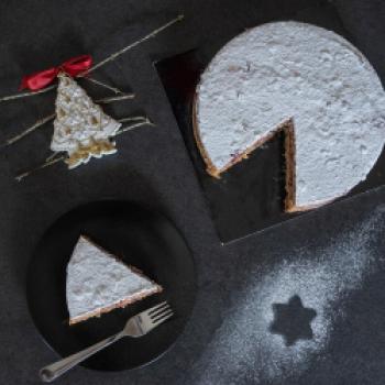 Buchweizenkuchen mit roter Preiselbeer-Konfitüre - (c) Trentino Marketing