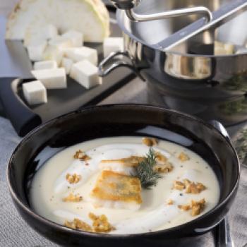 Sellerie-Walnuss-Suppe mit gebratenem Zanderfilet - (c) GEFU