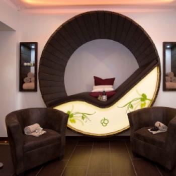 VINOBLE Cosmetics - Ruhen und entspannen in der gemütlichen Wein Suite Deluxe im VINOBLE Day Spa