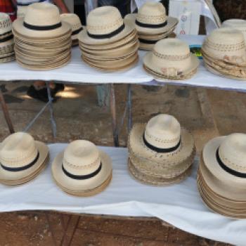 Havanna - Der Strohhut gehört zum Outfit eines jeden Mannes auf Kuba und natürlich auf den Kopf bei der Capriofahrt - (c) Gabi Dräger