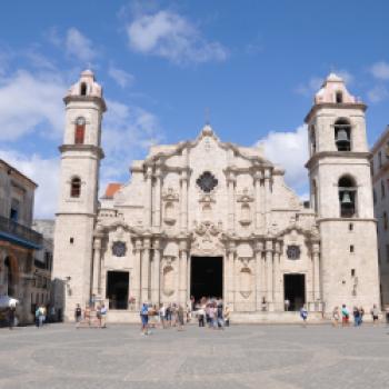 Havanna - (c) Gabi Dräge - Die Kathedrale mit zwei verschiedenen Türmen wurde 1777 auf den Grundmauern einer jesuitischen Kirche aufgebautr