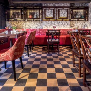  Das stylische Shimai-Interior steht unter dem Motto Chinoiserie 2.0, welches die in Münchner Gastronomiekreisen bekannte Interior-Designerin Natalie Nygen-Ton entworfen hat - Restaurant Shimai in München - (c) Shimai