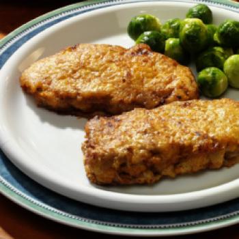 Rumpsteak Strindberg mit Rosenkohl und Käsekartoffeln - (c) Wirths PR