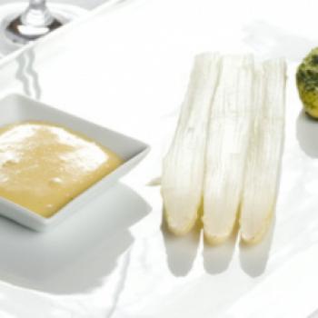 Spargel mit Sauce Hollandaise - (c) ÖWM/Ulli Kohl