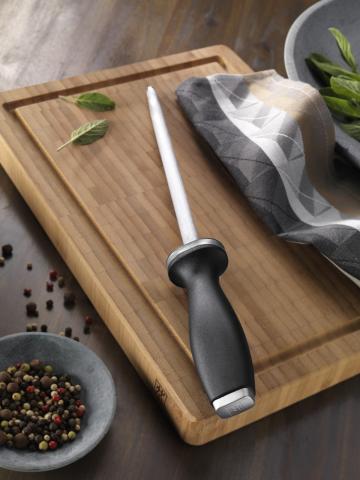 Messer schleifen mit Wetzstahl von Zwilling Messer schleifen mit Wetzstahl von Zwilling