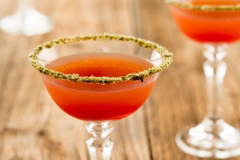 Steirischer Kürbiskernöl-Cocktail - (c) Stefan Kristoferitsch mit freundlicher Genehmigung der Gemeinschaft Steirisches Kürbiskernöl g.g.A. Steirischer Kürbiskernöl-Cocktail - (c) Stefan Kristoferitsch mit freundlicher Genehmigung der Gemeinschaft Steirisches Kürbiskernöl g.g.A.