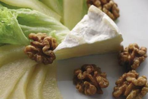 Birnensalat mit karamellisierten Walnüssen - (c) Deutsches Weininstitut Birnensalat mit karamellisierten Walnüssen - (c) Deutsches Weininstitut