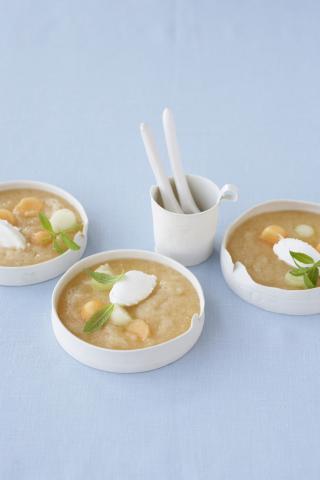 Melonen-Suppe mit Ziegenkäse - (c) Chavroux Melonen-Suppe mit Ziegenkäse - (c) Chavroux