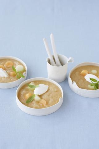 Melonen-Suppe mit Ziegenkäse - (c) Chavroux