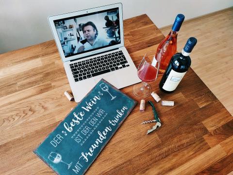 Interaktives Live-Tasting mit Sommelier per Video-Konferenz - (c) Susanne Wess Interaktives Live-Tasting mit Sommelier per Video-Konferenz - (c) Susanne Wess