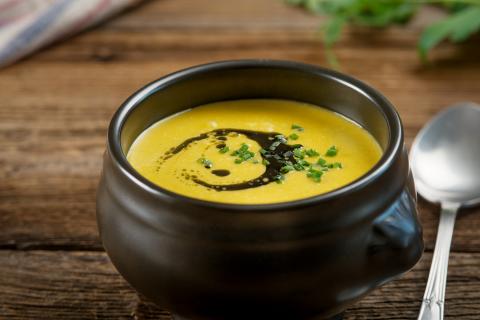 Steirische Kürbiscremesuppe - (c) Stefan Kristoferitsch mit freundlicher Genehmigung der Gemeinschaft Steirisches Kürbiskernöl g.g.A. Steirische Kürbiscremesuppe - (c) Stefan Kristoferitsch mit freundlicher Genehmigung der Gemeinschaft Steirisches Kürbiskernöl g.g.A.