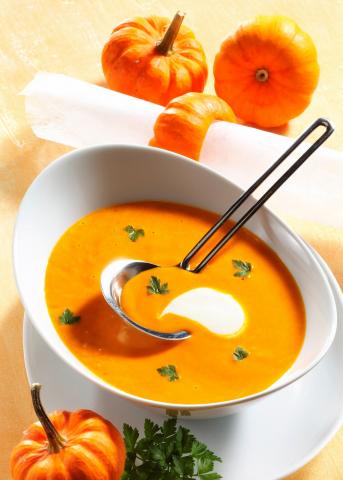Sahnige Kürbissuppe mit Kokos - (c) Wirths PR Sahnige Kürbissuppe mit Kokos - (c) Wirths PR