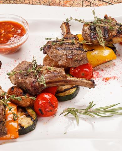 Lammauflauf mit Auberginen und Tomaten - (c) aubergine.nl Lammauflauf mit Auberginen und Tomaten - (c) aubergine.nl
