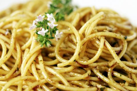 Spaghetti mit Kürbiskernölpesto - (c) Melbinger mit freundlicher Genehmigung der Gemeinschaft Steirisches Kürbiskernöl g.g.A. Spaghetti mit Kürbiskernölpesto - (c) Melbinger mit freundlicher Genehmigung der Gemeinschaft Steirisches Kürbiskernöl g.g.A.