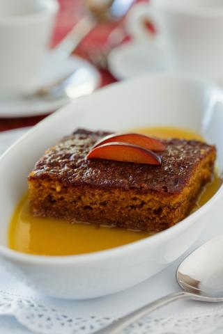 Tipp der Experten von Hauser Exkursionen – Malva Pudding mit Aprikosenmarmelade gehört zu Südafrikas beliebtesten (Weihnachts-)Desserts. Bildnachweis: Adobe Stock/Adriaan Tipp der Experten von Hauser Exkursionen – Malva Pudding mit Aprikosenmarmelade gehört zu Südafrikas beliebtesten (Weihnachts-)Desserts. Bildnachweis: Adobe Stock/Adriaan