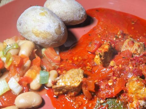 Llomb amb sobrassada y papas arrugadas (Mallorquinische Schweinelende mit Sobrassada) - (c) Jörg Bornmann Llomb amb sobrassada y papas arrugadas (Mallorquinische Schweinelende mit Sobrassada) - (c) Jörg Bornmann