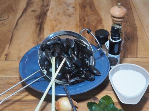 Miesmuscheln in Lemongras-Vanille-Sud - (c) Jörg Bornmann Miesmuscheln in Lemongras-Vanille-Sud - (c) Jörg Bornmann