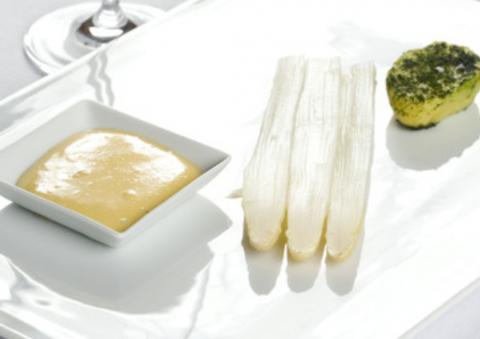 Spargel mit Sauce Hollandaise - (c) ÖWM/Ulli Kohl Spargel mit Sauce Hollandaise - (c) ÖWM/Ulli Kohl