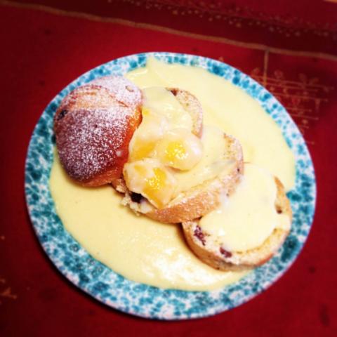 Panettone-Strudel in Zitronen-Vanille-Creme - (c) Bauli Panettone-Strudel in Zitronen-Vanille-Creme - (c) Bauli