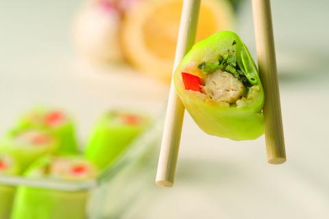 Steirisches Sushi mit Steirischen Kürbiskernölpesto - Stefan Kristoferitsch mit freundlicher Genehmigung der Gemeinschaft Steirisches Kürbiskernöl g.g.A. Steirisches Sushi mit Steirischen Kürbiskernölpesto - Stefan Kristoferitsch mit freundlicher Genehmigung der Gemeinschaft Steirisches Kürbiskernöl g.g.A.