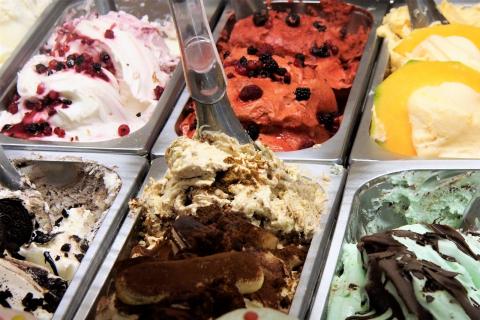 Eisdielen muss man in Wien unbedingt besuchen, das gehört im Sommer einfach dazu. Ein Geheimtipp ist der <a href="http://www.gelato.at/" target="_blank">Eissalon am Schwedenplatz</a> - (c) Jörg Bornmann Eisdielen muss man in Wien unbedingt besuchen, das gehört im Sommer einfach dazu. Ein Geheimtipp ist der <a href="http://www.gelato.at/" target="_blank">Eissalon am Schwedenplatz</a> - (c) Jörg Bornmann