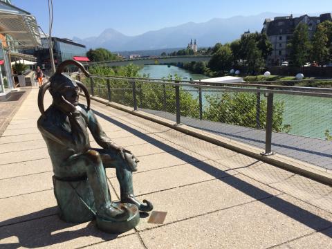 Villach an der Drau, die Stadt mit Badeseen, Thermalquellen, Bergen und der milden Luft vom Mittelmeer Villach an der Drau, die Stadt mit Badeseen, Thermalquellen, Bergen und der milden Luft vom Mittelmeer