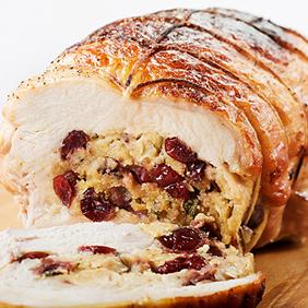 Truthahnbrust gefüllt mit Ziegenkäse, Cranberrys und Speck - (c) California Wines Truthahnbrust gefüllt mit Ziegenkäse, Cranberrys und Speck - (c) California Wines