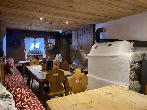 Tausend Jahre alte Tschangelair Alm im Tiroler Stubaital bietet Forelle und Kaiserschmarrn - (c) Gabi Dräger Tausend Jahre alte Tschangelair Alm im Tiroler Stubaital bietet Forelle und Kaiserschmarrn - (c) Gabi Dräger