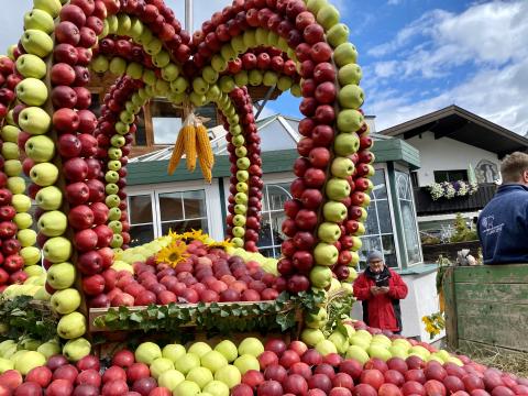 Griaß enk zum Erntedankfest - Ein Fest für die Ähre - Erntedankfest in Neustift im Stubaital - (c) Gabi Dräger Griaß enk zum Erntedankfest - Ein Fest für die Ähre - Erntedankfest in Neustift im Stubaital - (c) Gabi Dräger