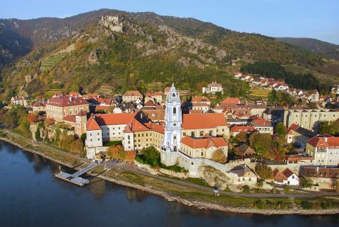Die Wachau - Kulturlandschaft mit Hingucker und Schmankerl aus Küche und Backstube - (c) Niederösterreich Tourimus Die Wachau - Kulturlandschaft mit Hingucker und Schmankerl aus Küche und Backstube - (c) Niederösterreich Tourimus