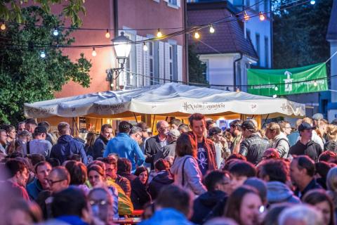 Konstanzer Weinfest 2023 - Weingenuss, Live-Musik, Geselligkeit, Open-Air u.v.m. - (c) Konstanzer Weinfest Konstanzer Weinfest 2023 - Weingenuss, Live-Musik, Geselligkeit, Open-Air u.v.m. - (c) Konstanzer Weinfest