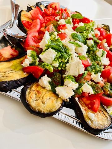 Auberginen-Tomaten-Salat mit Feta - (c) Barbara Basteck Auberginen-Tomaten-Salat mit Feta - (c) Barbara Basteck
