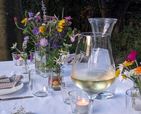 Mit sensiblem Fingerspitzengefühl werden im pfälzischen Weingut Bergdolt-Reif & Nett Tradition und Moderne kombiniert - (c) Carola Faber Mit sensiblem Fingerspitzengefühl werden im pfälzischen Weingut Bergdolt-Reif & Nett Tradition und Moderne kombiniert - (c) Carola Faber