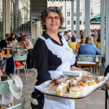 Café Tomaselli eine Institution, himmlische Torten im Salzburger Tortenparadies - (c) Gabi Dräger