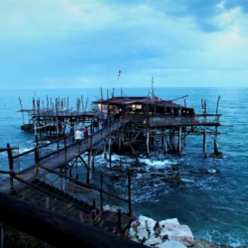 Essen auf Pfählen im Trabocco Punta Cavalluccio - (c) Jörg Bornmann