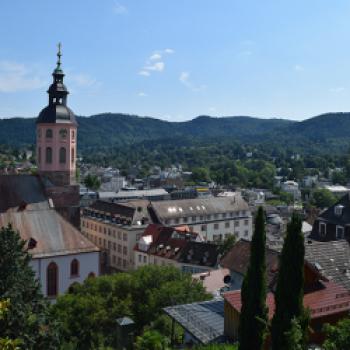 Am Rande des nördlichen Schwarzwalds und nahe der deutsch-französischen Grenze gelegen, verkörpert der Kurort baden-Baden Glanz und Glorie vergangener Zeiten und blickt zurück auf eine reiche Geschichte