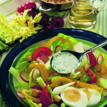 Bunter Fitness-Salat - <a href="https://www.genussfreak.de/bunter-fitness-salat" target="_blank">zum Rezept</a>