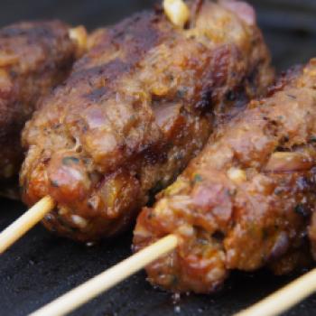 Vom Grill oder aus der Pfanne - Cevapcici mit Lamm- und Kalbsfleisch - (c) Jörg Bornmann