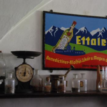 In Kloster Ettal werden Kräuterliköre nach mittelalterlicher Tradition destilliert - (c) Gabi Vögele
