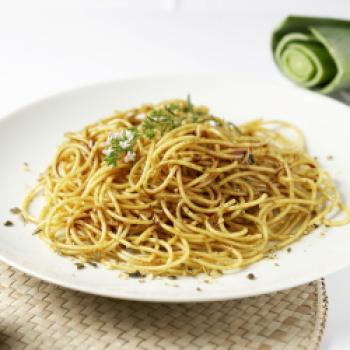 Spaghetti mit Kürbiskernölpesto - <a href="https://www.genussfreak.de/spaghetti-mit-kuerbiskernoelpesto" target="_blank">zum Rezept</a> - (c) Melbinger mit freundlicher Genehmigung der Gemeinschaft Steirisches Kürbiskernöl g.g.A.
