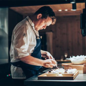 Platz 24 – Max Natmessnig – Schualhus Chef’s Table – Zug 5, A-6764 Lech/Vorarlberg, Tel +43 5583 34350 – © Rolling Pin