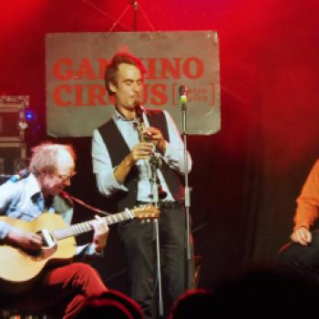 'Gankino Circus' bieten fetzige Volksmusik und kuriose Geschichten - (c) Jörg Bornmann