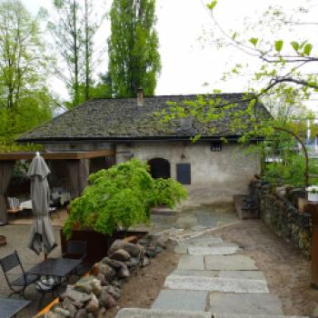 Wild-romantisch: Das Restaurant „Miil“ in Tscherms - © Anke Sieker