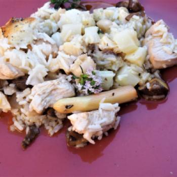 Mairübchen-Auflauf mit weißem Spargel, Champignons, Reis und Hühnerfilet  - (c) Jörg Bornmann