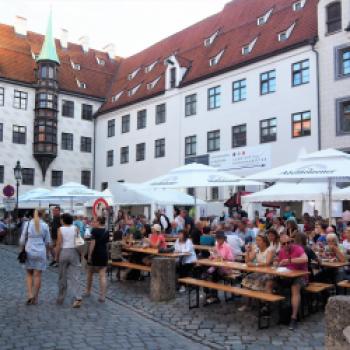 Vom 5. bis 21. Juli 2019 findet das Fränkisches Weinfest im Alten Hof in München statt - (c) Jörg Bornmann