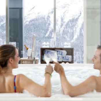 Champagner-Advent und eine Nacht geschenkt im Monopol in St. Moritz - (c) mk Salzburg