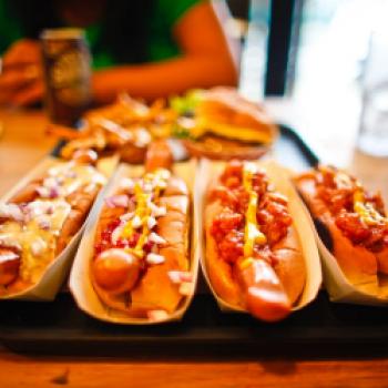 Die Geschichte des Hot Dogs - (c) Cheryl Wee, CC0 Public Domain