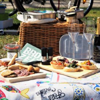 Der Frühling lockt zum Picknick, ab nach draußen mit dem neuen Picknick-Guide München - (c) Jörg Bornmann