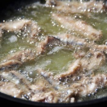 5. In reichlich Sesamöl schwimmend braten - (c) Jörg Bornmann