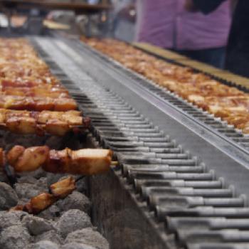 Sate-Spießchen steillen den ersten Appetit bei der Landpartie Dagobertshausen 2017 - (c) Jörg Bornmann